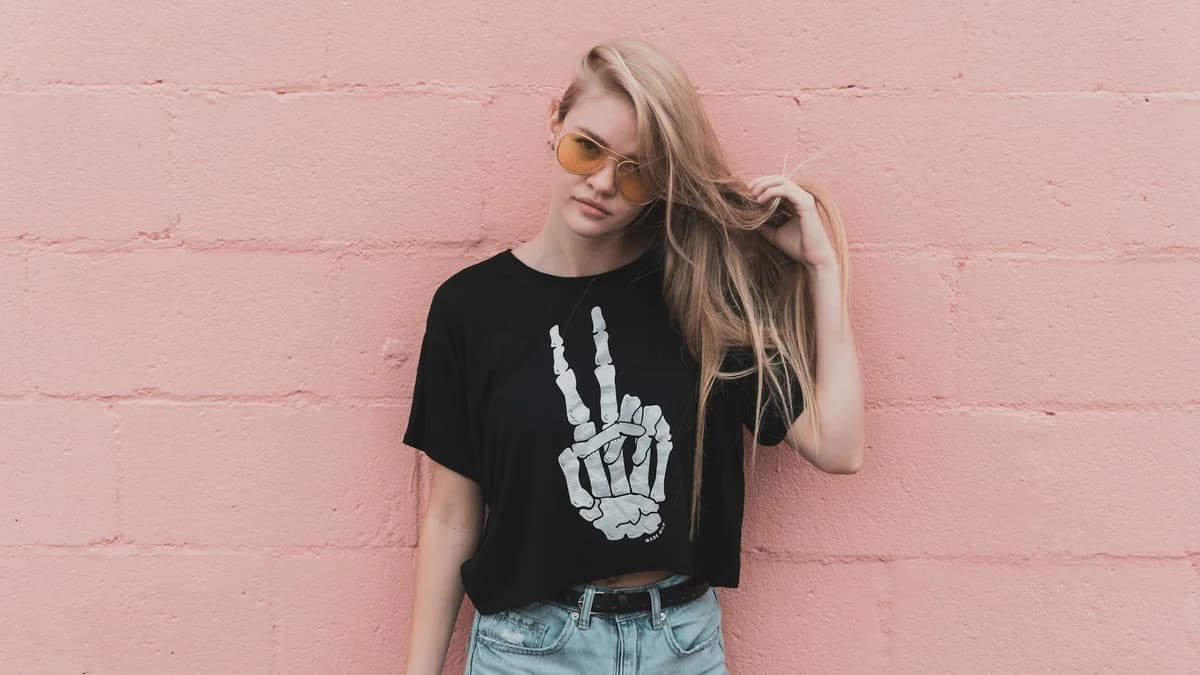 Street style outfit inspiration - AI fashion stylist recommendations for real-world looks